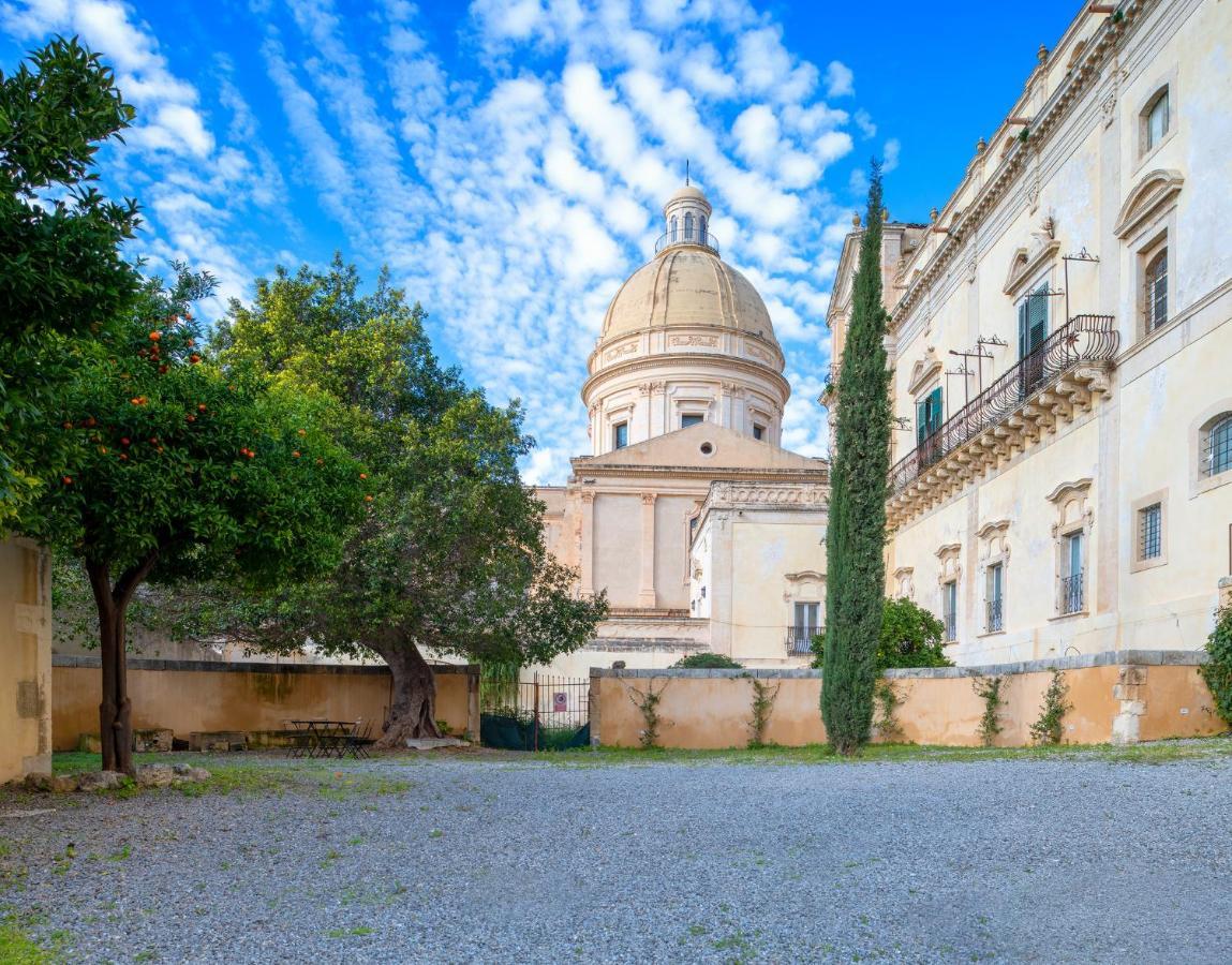 Отель Palazzo Trigona Dependance Ното Экстерьер фото