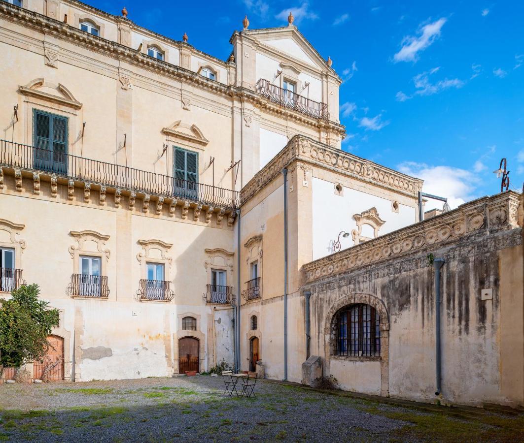 Отель Palazzo Trigona Dependance Ното Экстерьер фото
