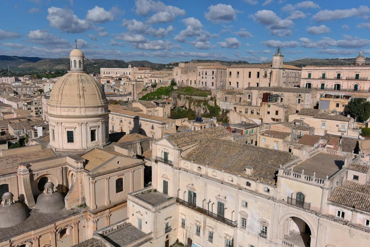 Отель Palazzo Trigona Dependance Ното Экстерьер фото