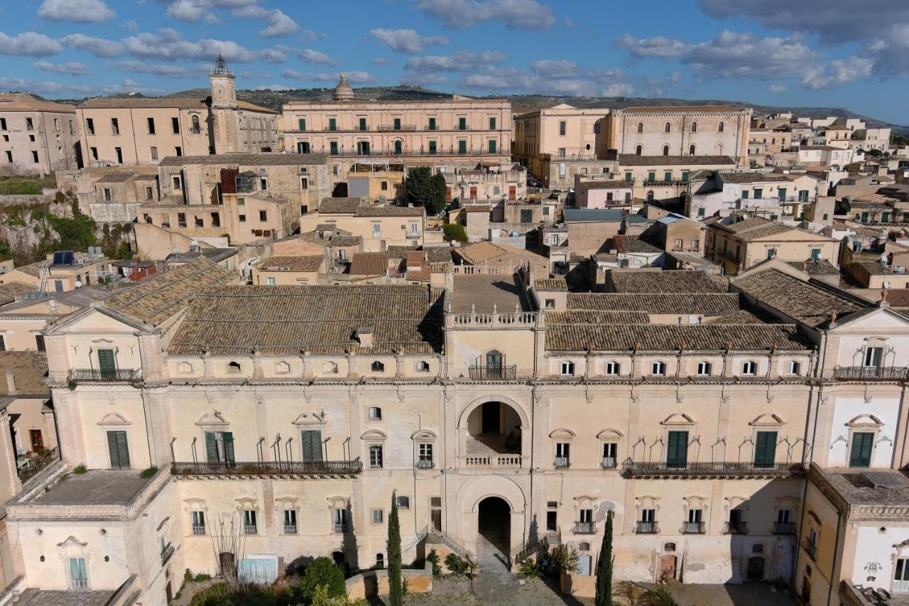 Отель Palazzo Trigona Dependance Ното Экстерьер фото